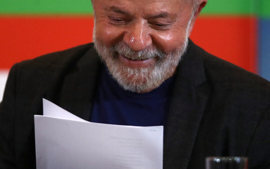 Lula diz que bancos públicos devem emprestar dinheiro