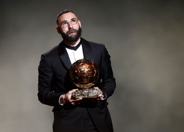 Francês Benzema ganha a Bola de Ouro