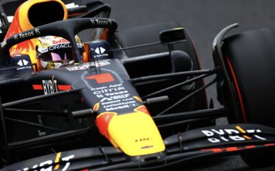 Max Verstappen larga na pole no Japão