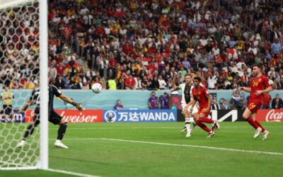 Espanha e Alemanha empatam no melhor jogo da Copa