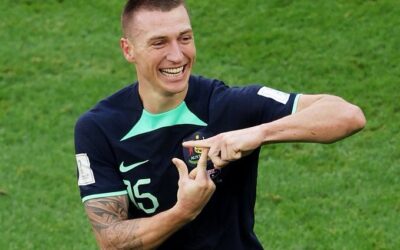 Austrália vence a Tunísia e se recupera na Copa