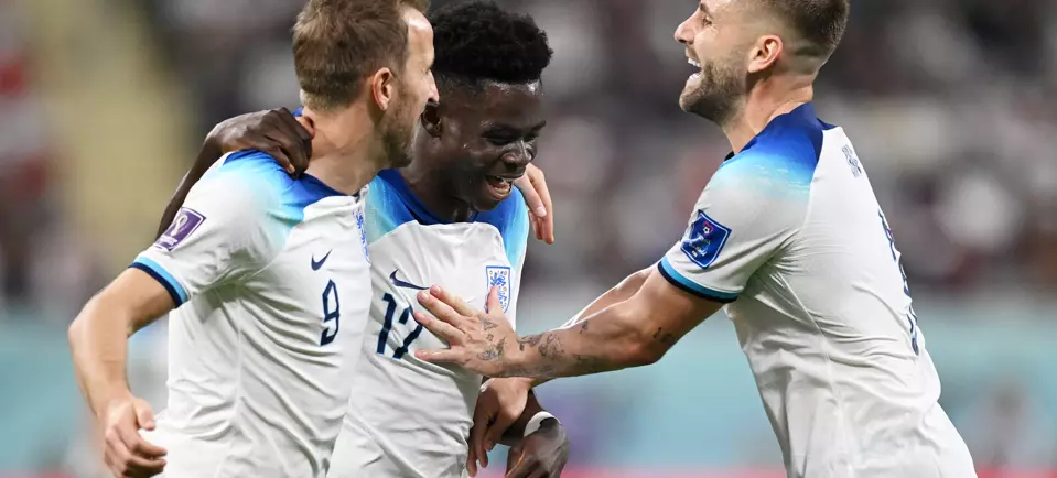 Inglaterra goleia o Irã e larga bem na Copa
