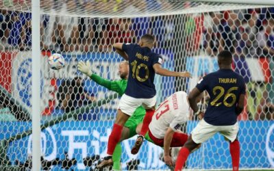 Mbapé decide contra a Dinamarca e leva França às oitavas da Copa