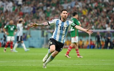 Messi brilha e mantém Argentina viva na Copa