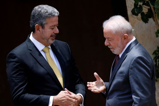 Lula barganha por PEC dos R$ 200 bilhões com Pacheco e Lira