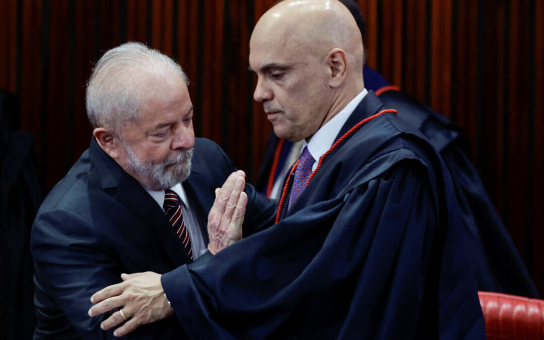Lula é diplomado e diz: “Brasil volta a viver uma democracia”
