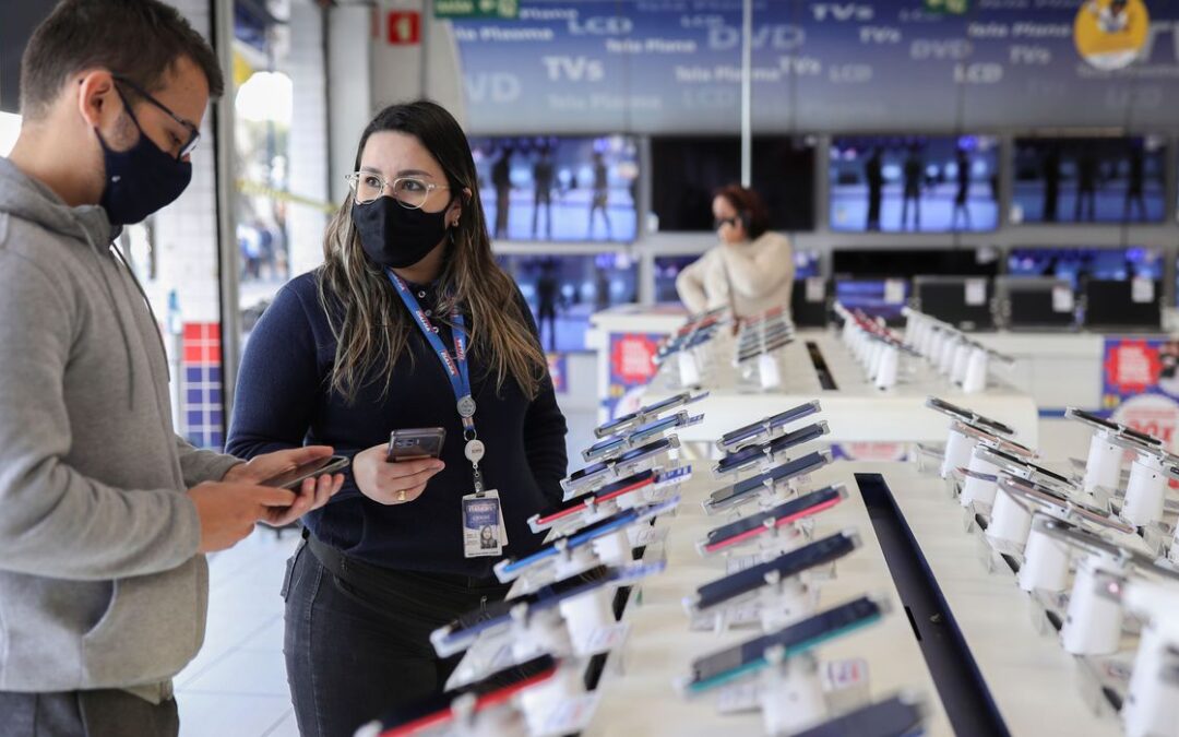 Brasil gera 135 mil novos empregos em novembro
