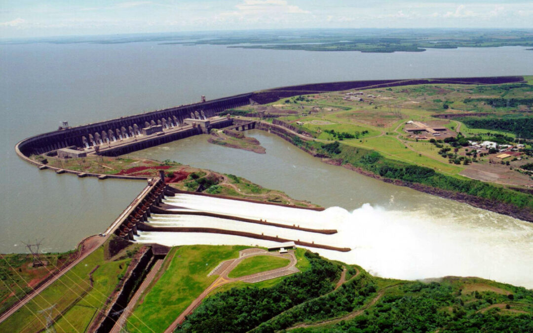 Hidrelétricas do Brasil abrem suas comportas