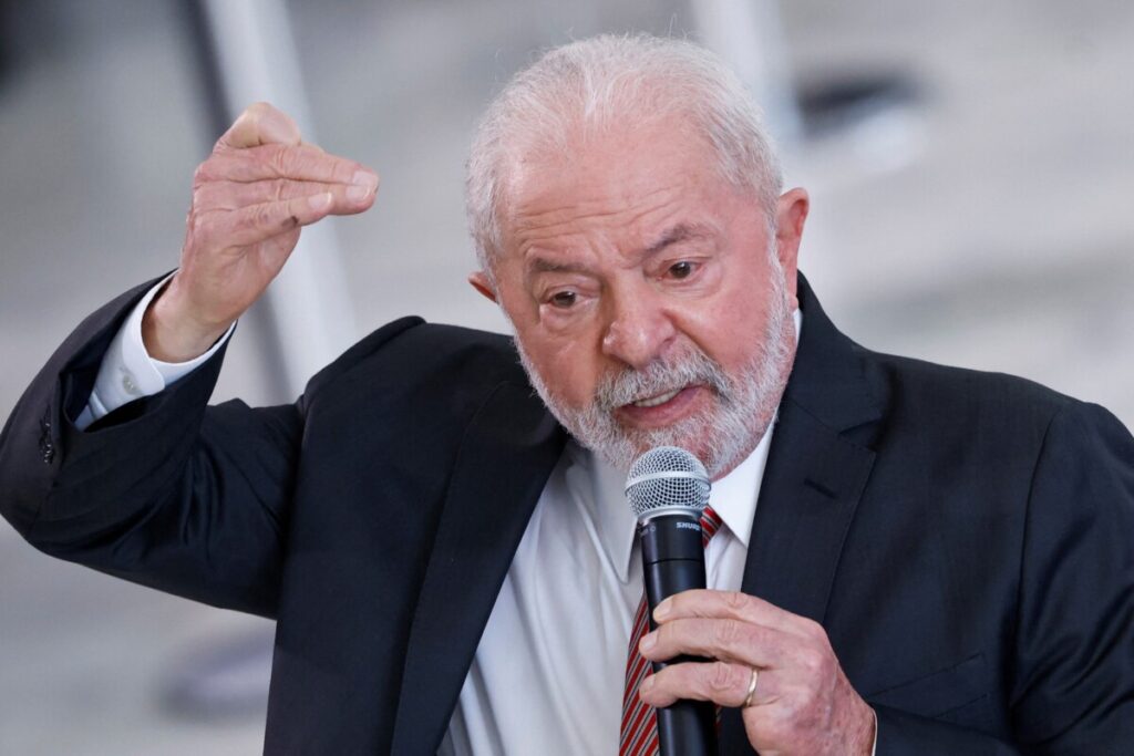 Lula participa de encontro com centrais sindicais