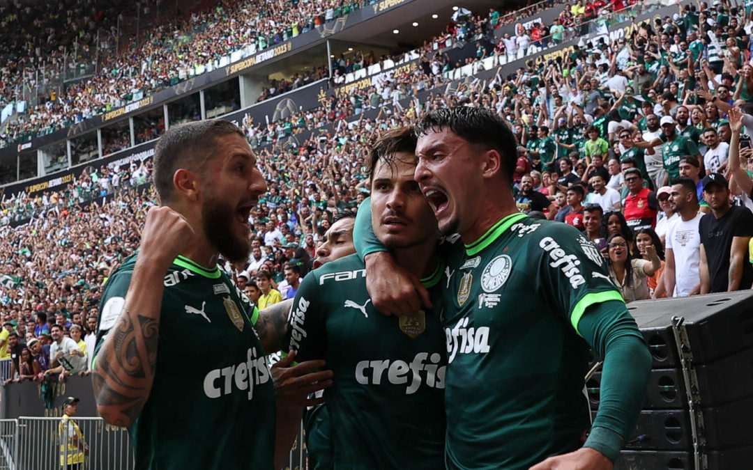 Palmeiras vence Flamengo por 4 a 3 e conquista a Supercopa