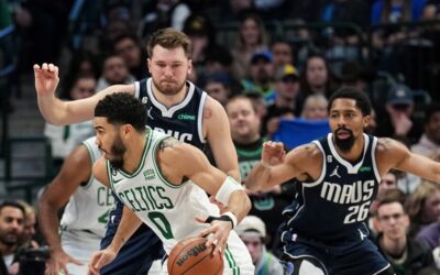 Tatum supera Doncic e Celtics arrasam Mavs
