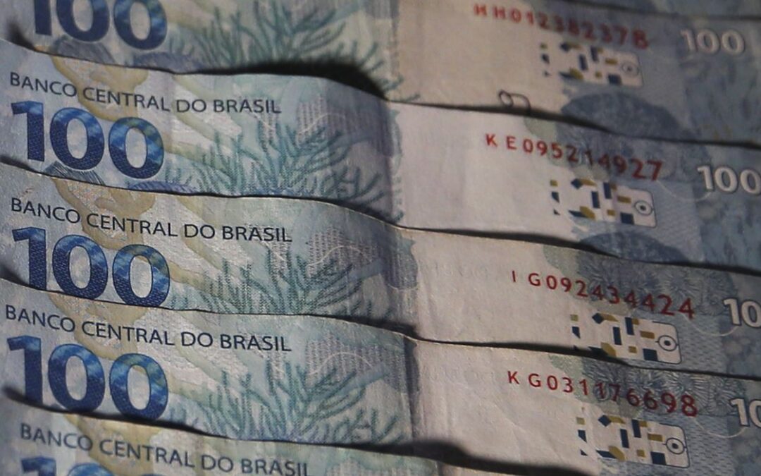 Brasileiros pagaram quase R$ 3 tri em impostos ano passado