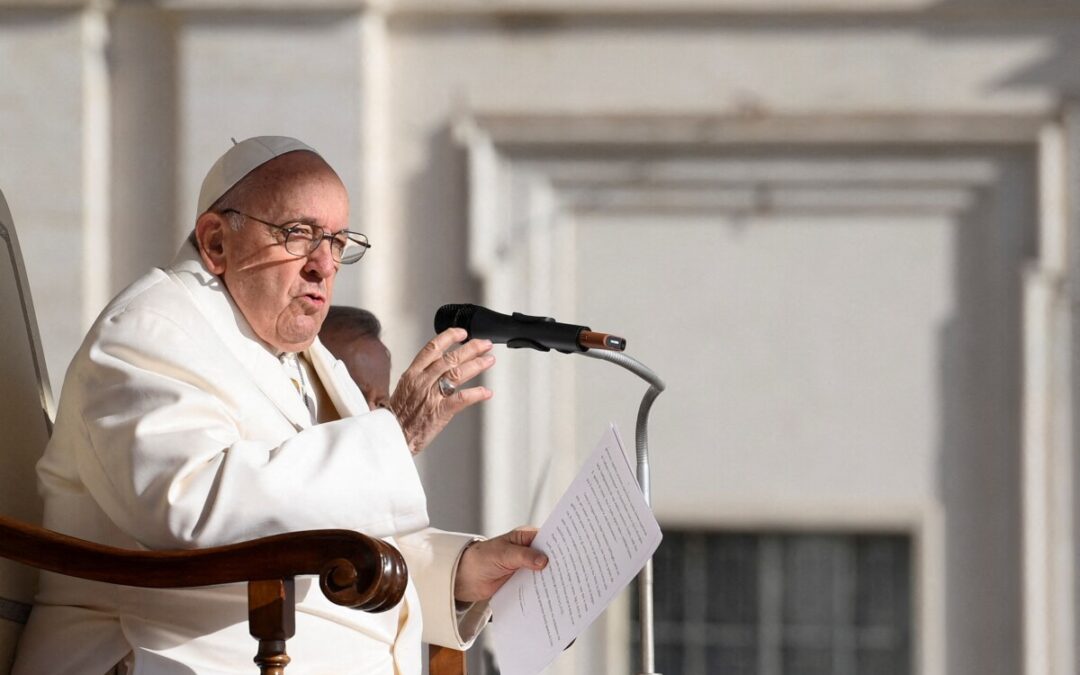 Papa Francisco contrai infecção respiratória