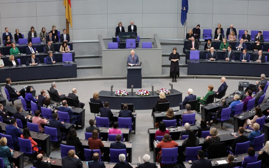 Rei Charles III discursa no Parlamento alemão