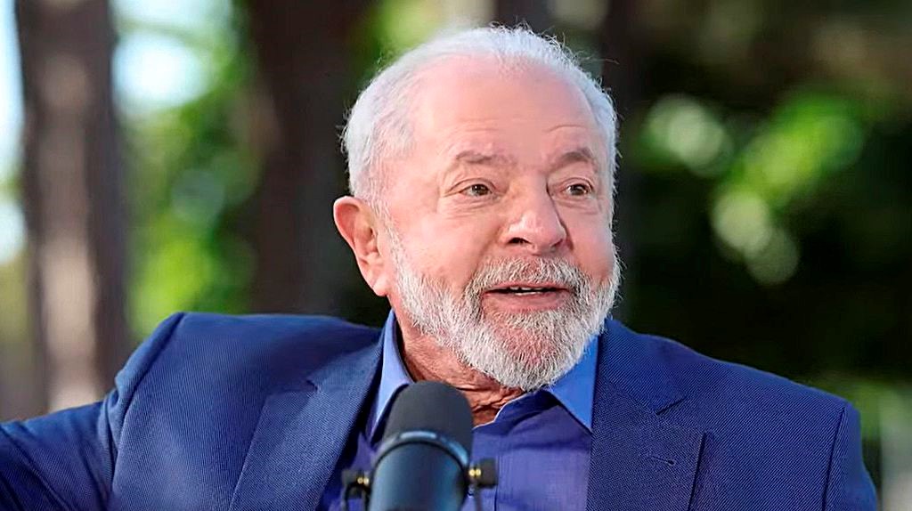 Lula descumpre promessa e ataca Bolsonaro em live